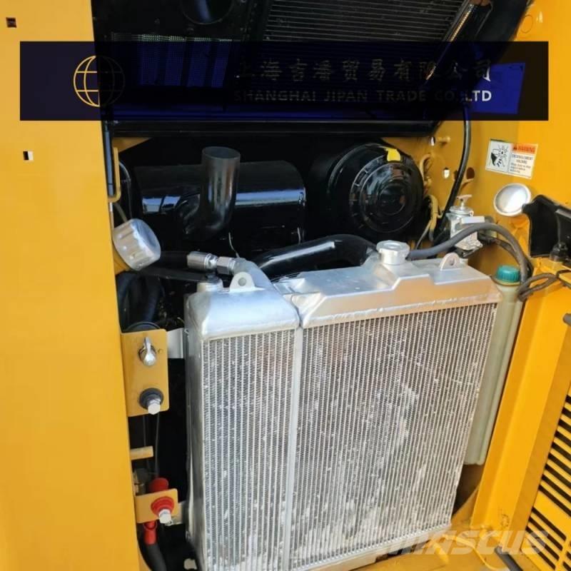 CAT 246 C 滑移轉向裝載機