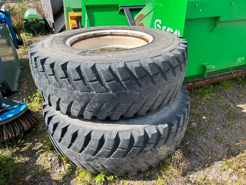 Nokian 16.9 R28 輪胎、車輪和輪圈