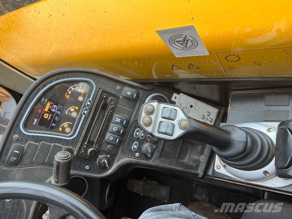 JCB 560-80 伸縮臂操作車