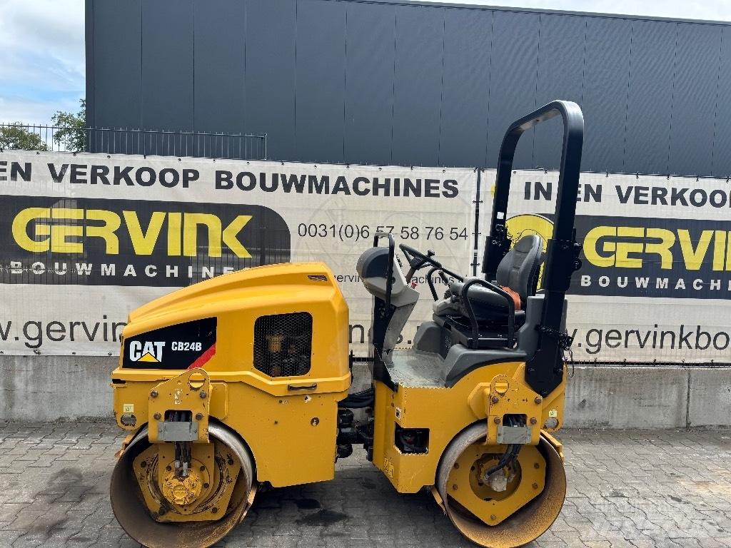 CAT CB 24 B 雙輪滾壓機