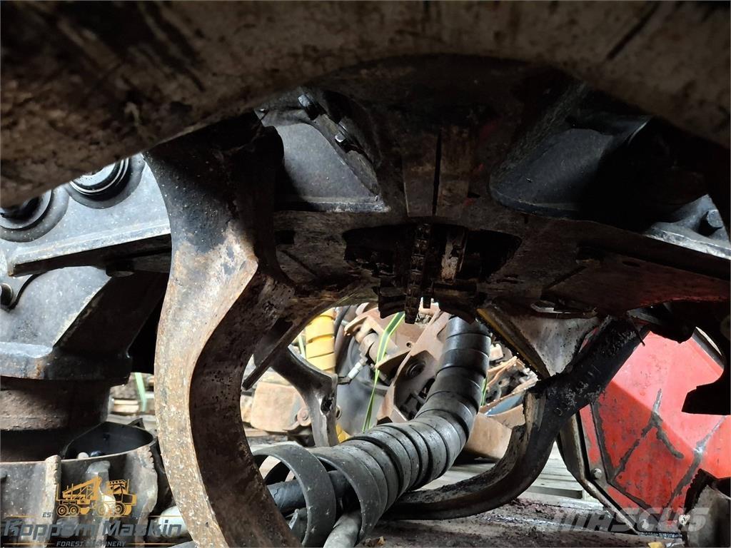 Komatsu C124 收穫機頭