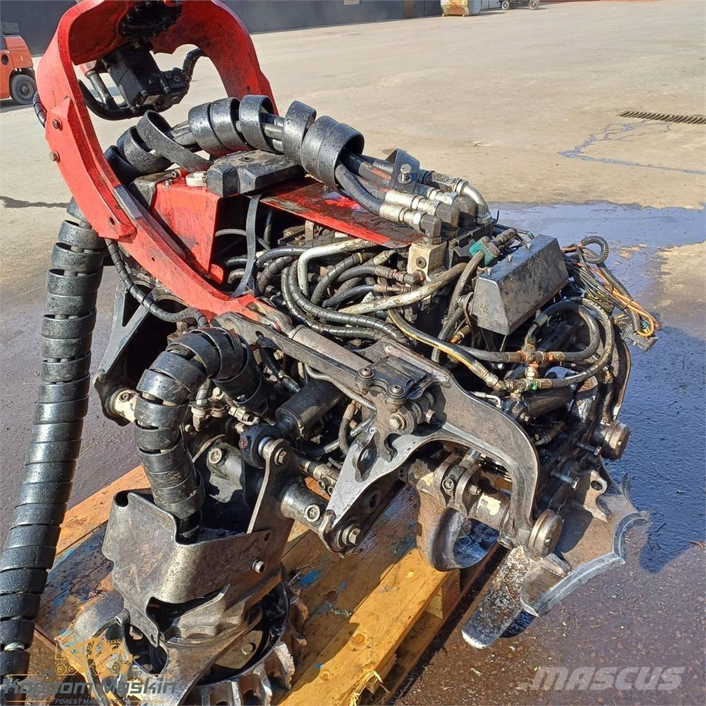 Komatsu C124 收穫機頭