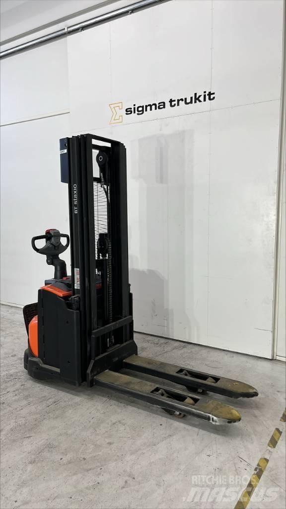 Toyota SWE 120 L 行走控制式堆積機