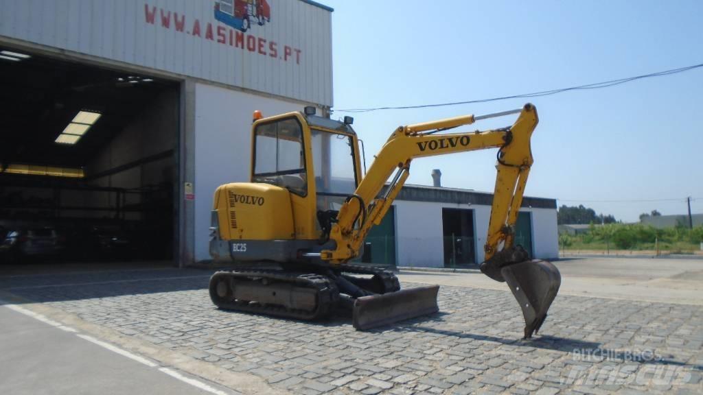 Volvo EC 25 小型挖土機/掘鑿機<7t(小型挖掘機)