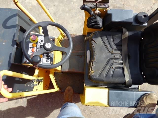 Bomag BW 80 ADH-2 雙輪滾壓機