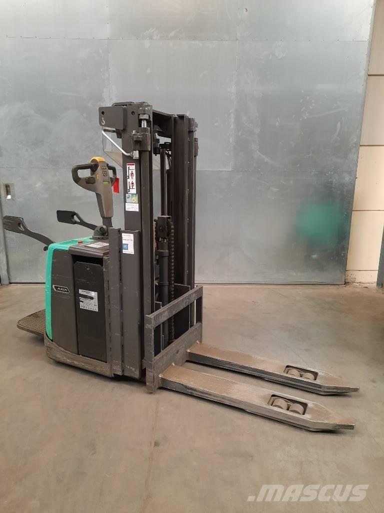 Mitsubishi SBV16P 自走式堆積機
