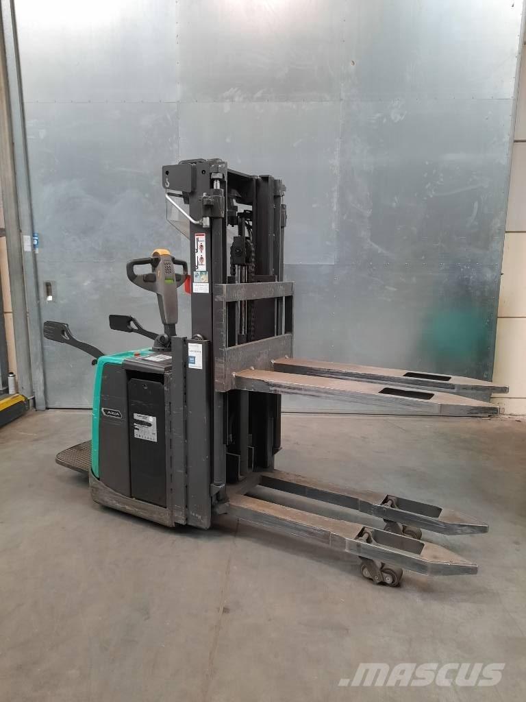 Mitsubishi SBV16P 自走式堆積機