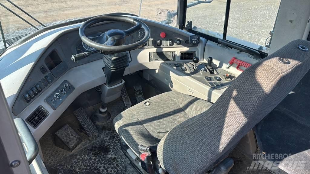 Volvo A 30 F 鉸接式起吊車
