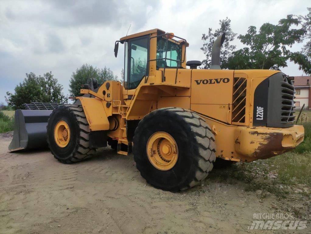 Volvo L 220 F 輪胎式裝載機