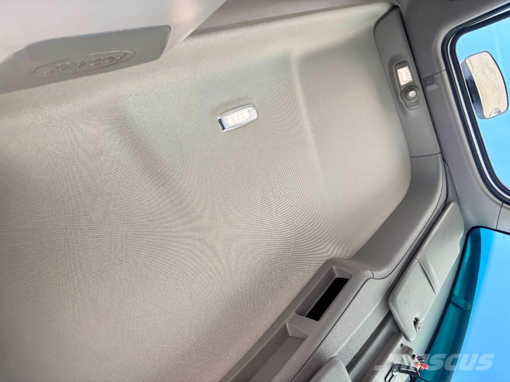 Peterbilt 567 曳引機組件