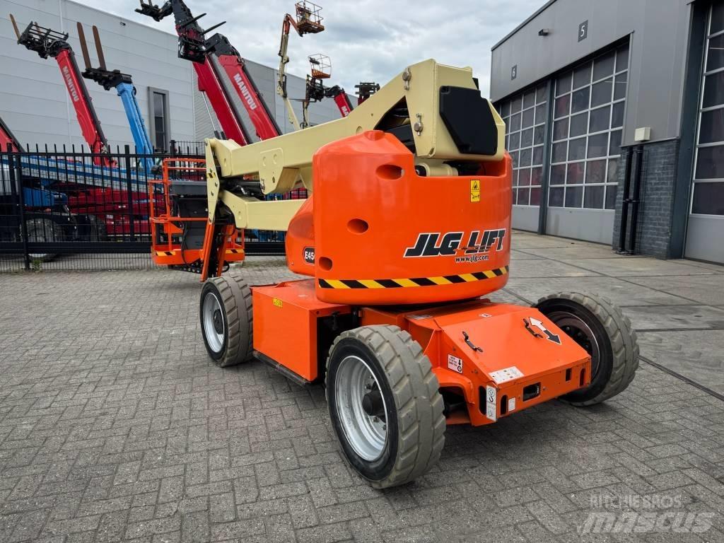 JLG E 450 AJ 曲臂高空作業車