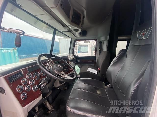 Western Star 4900SB 曳引機組件