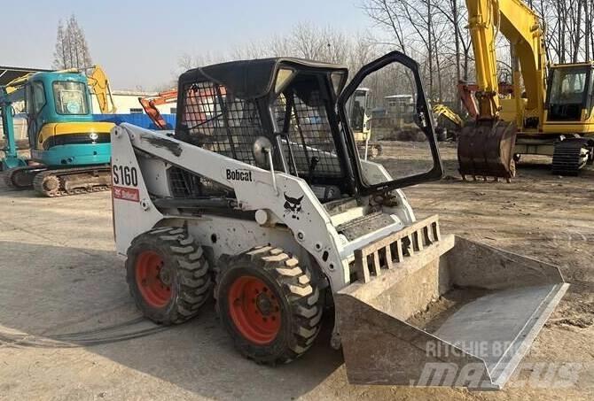 Bobcat S160 滑移轉向裝載機