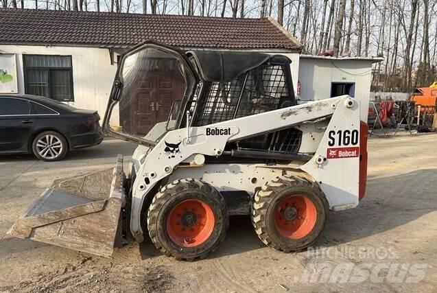 Bobcat S160 滑移轉向裝載機