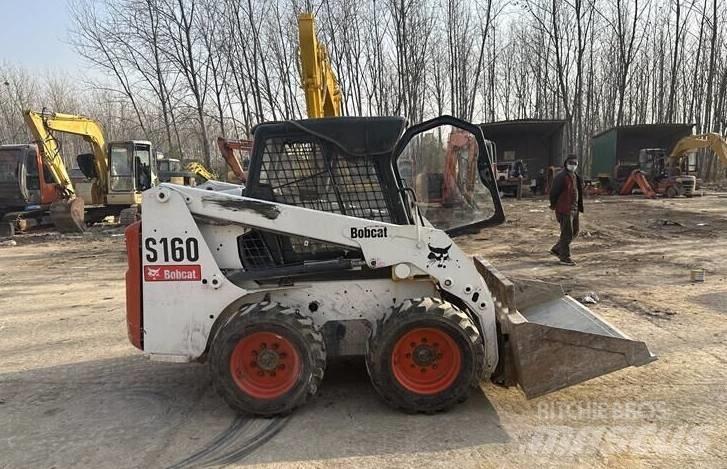 Bobcat S160 滑移轉向裝載機