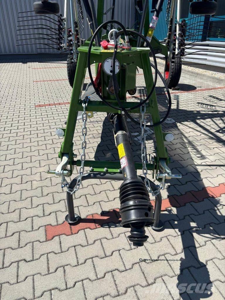 Fendt Former 801 耙與翻草機