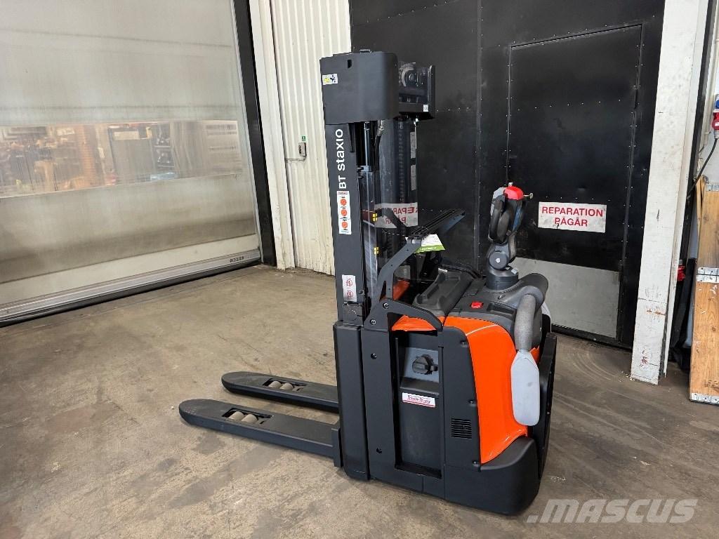 Toyota SPE140L 行走控制式堆積機