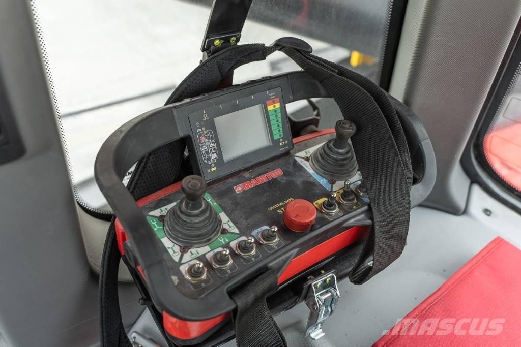 Manitou MRT 2660 伸縮臂操作車