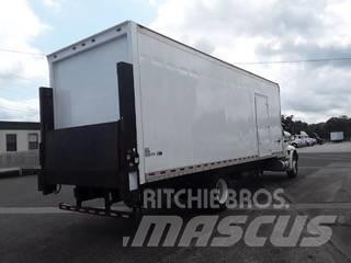 International 4300 貨箱式卡車