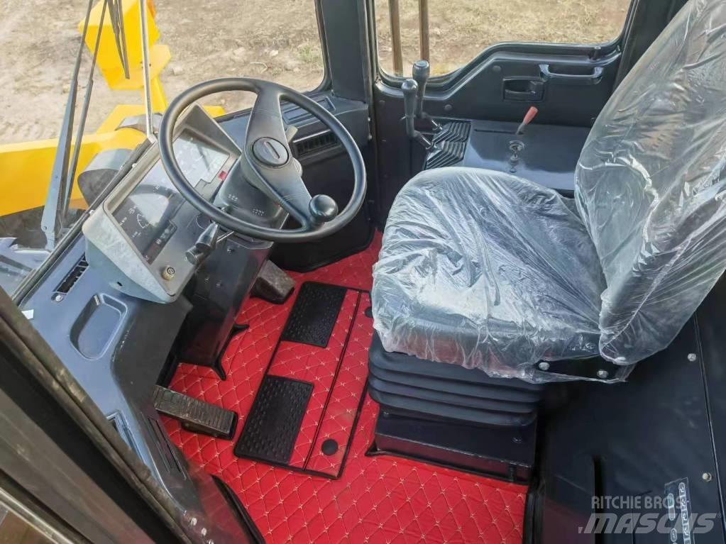 Komatsu WA 470-3 輪胎式裝載機