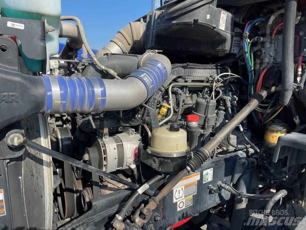 Peterbilt 567 曳引機組件