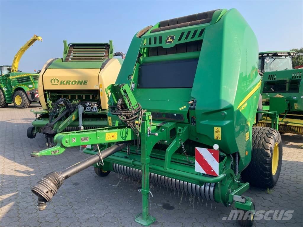 John Deere V451M 圓型牧草打包機