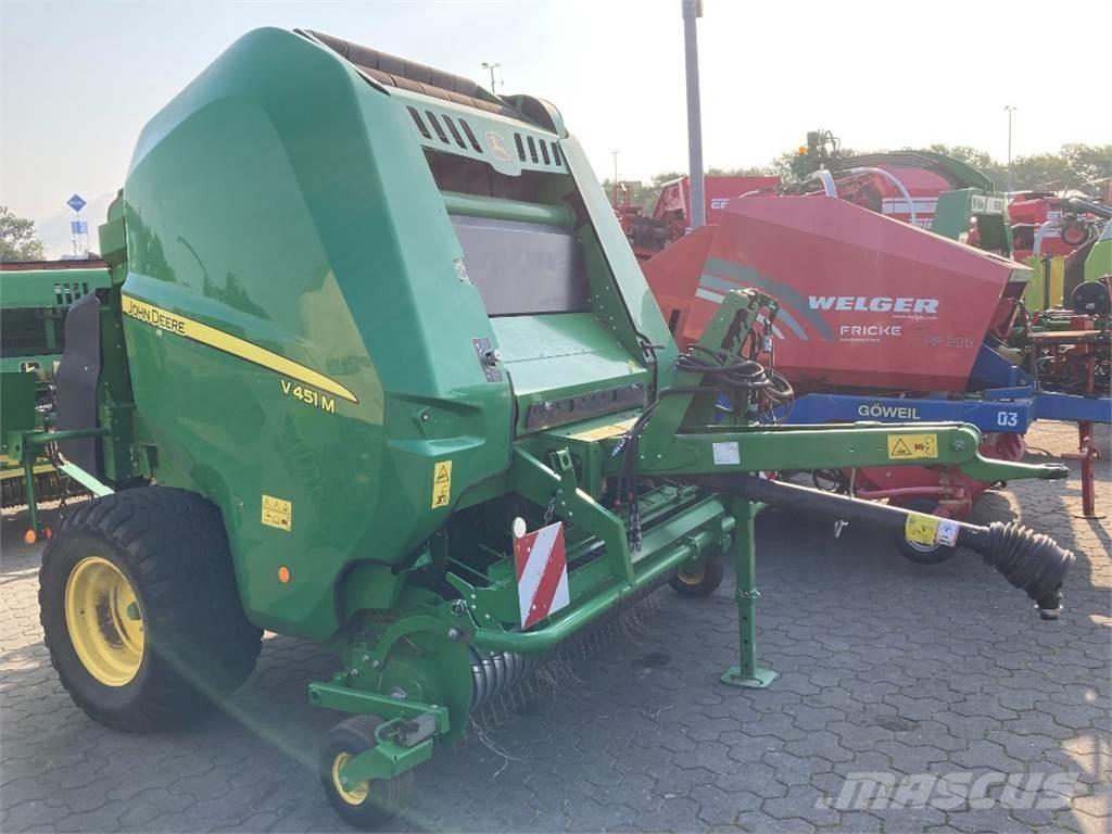 John Deere V451M 圓型牧草打包機