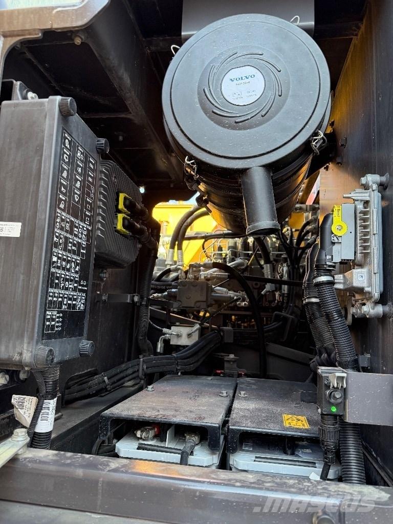 Volvo EC220E 履帶式 挖土機/掘鑿機/挖掘機