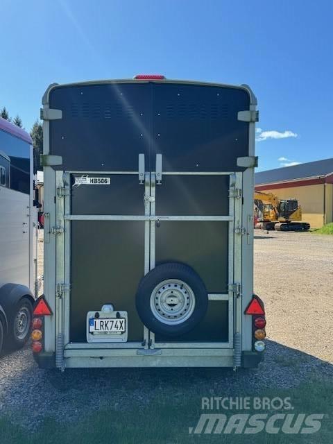 Ifor Williams HB 506 動物運輸半拖車