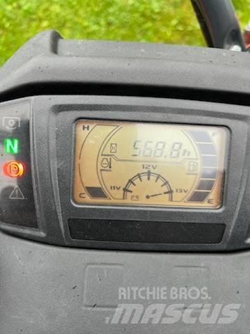 Kubota ZD 1211 騎乘式割草機