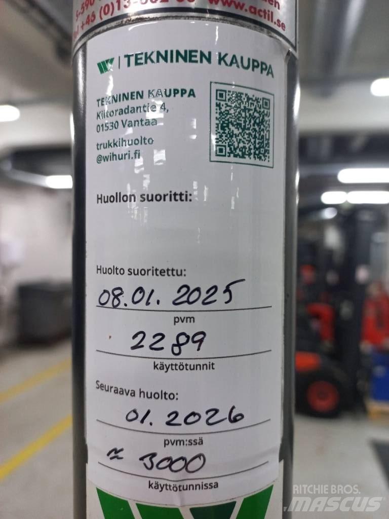 Linde L2000 自走式堆積機
