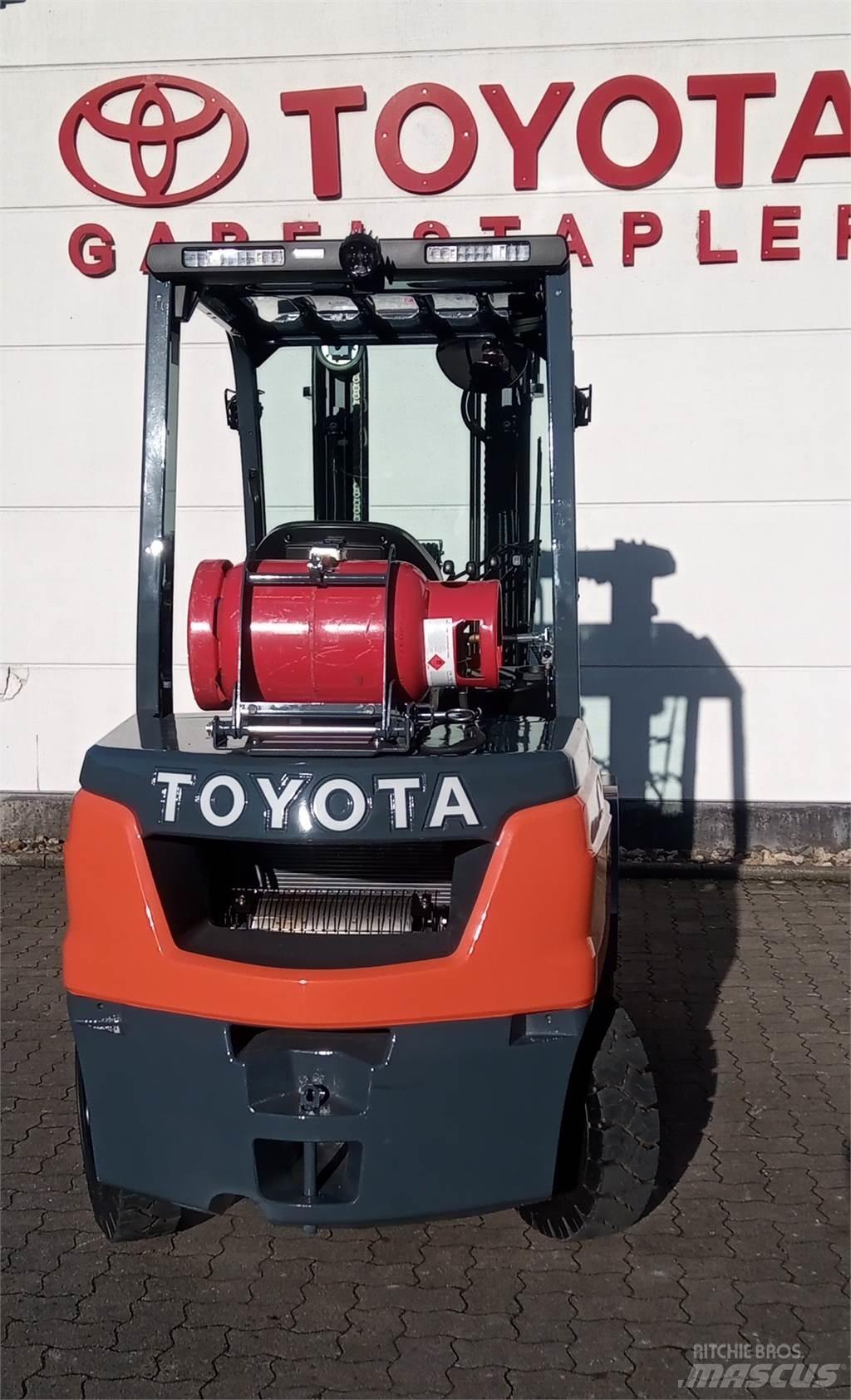 Toyota 02-8FGF30 液化石油氣LPG卡車