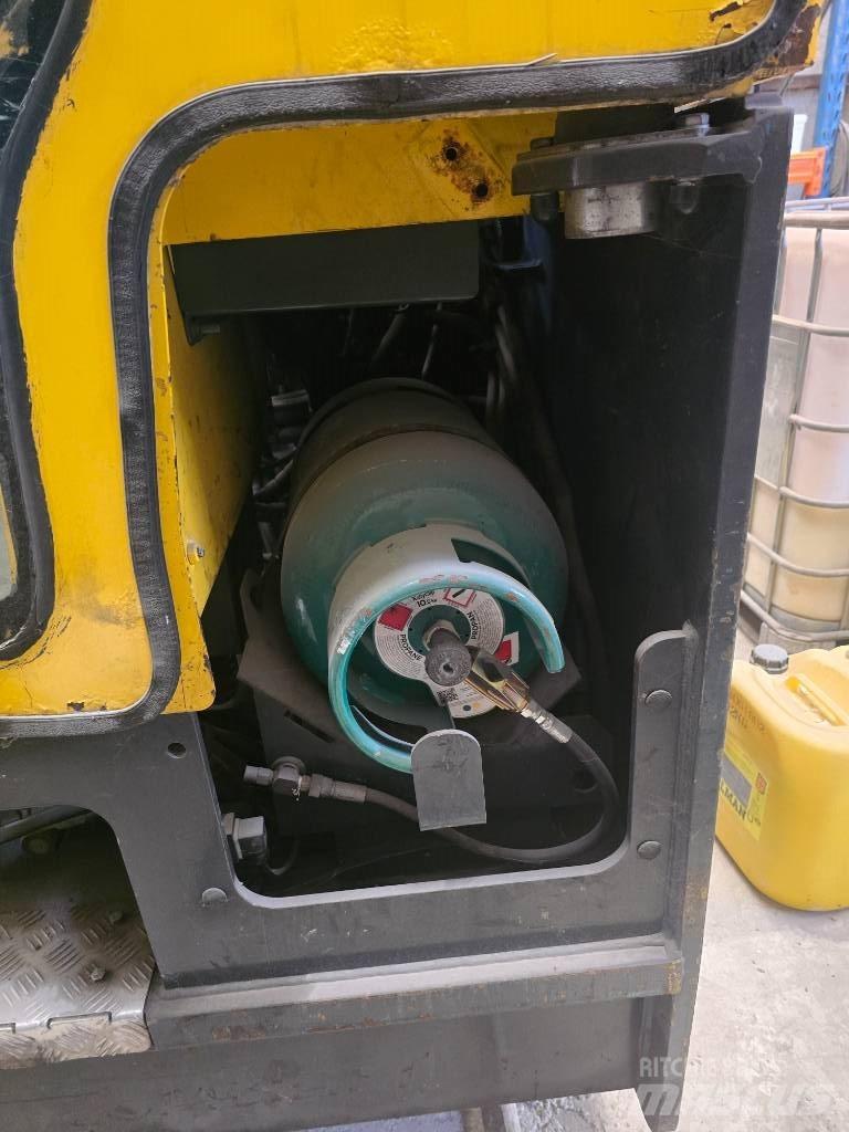 Combilift C4000LPG 四向前伸式堆高機(叉車)