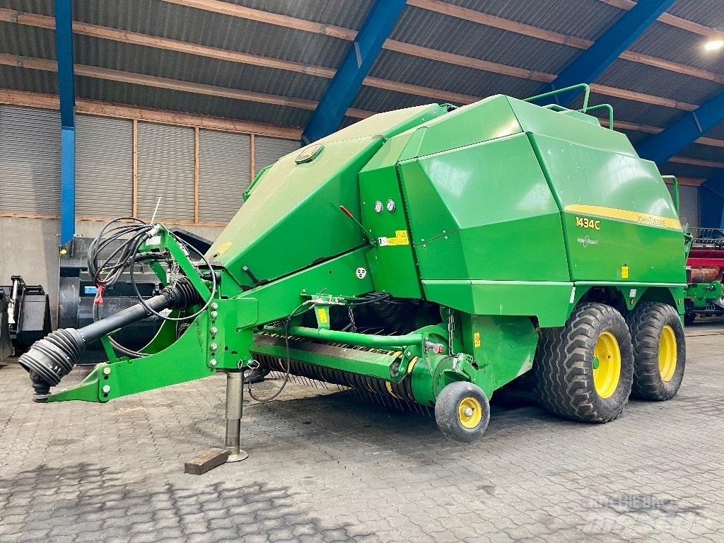 John Deere 1434 C 方形打捆機