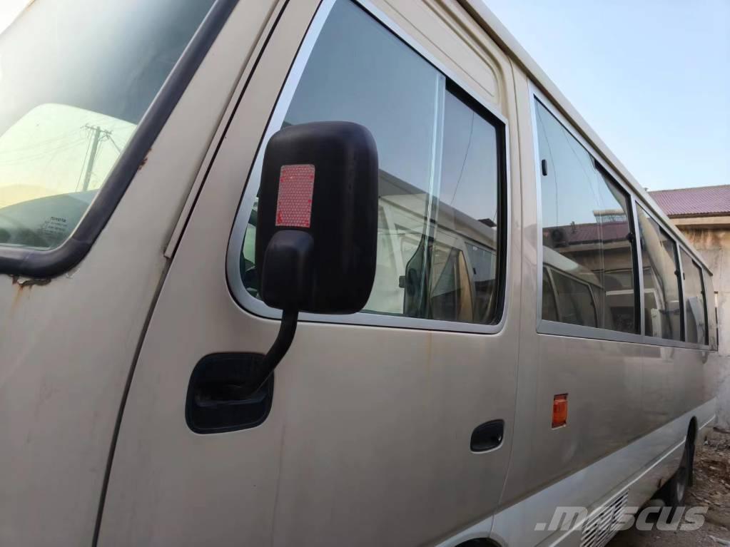 Toyota Coaster Bus 迷你巴士