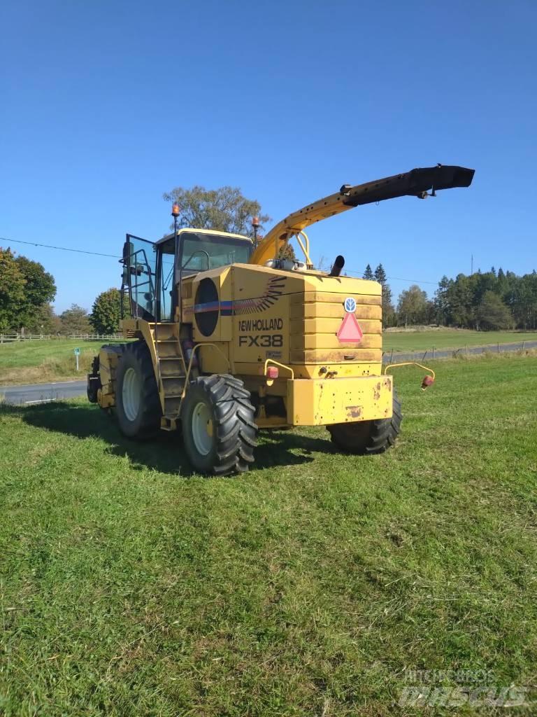 New Holland FX 38 自走式飼料採集機