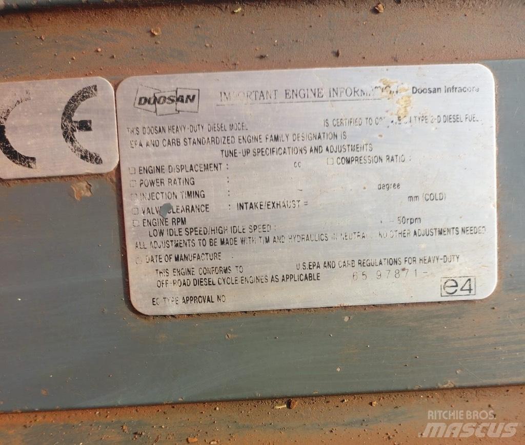 Doosan DX 300 LC-5 履帶式 挖土機/掘鑿機/挖掘機