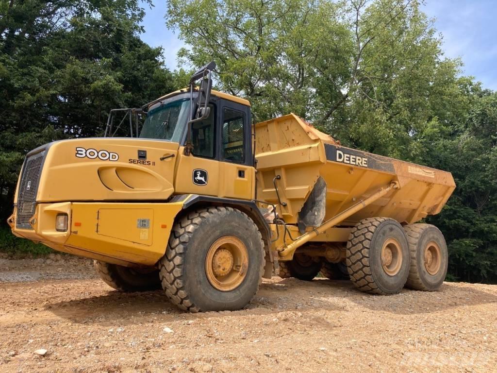 John Deere 300 D 鉸接式起吊車