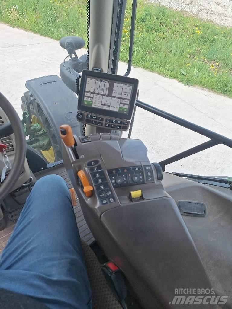 John Deere 6110R 曳引機