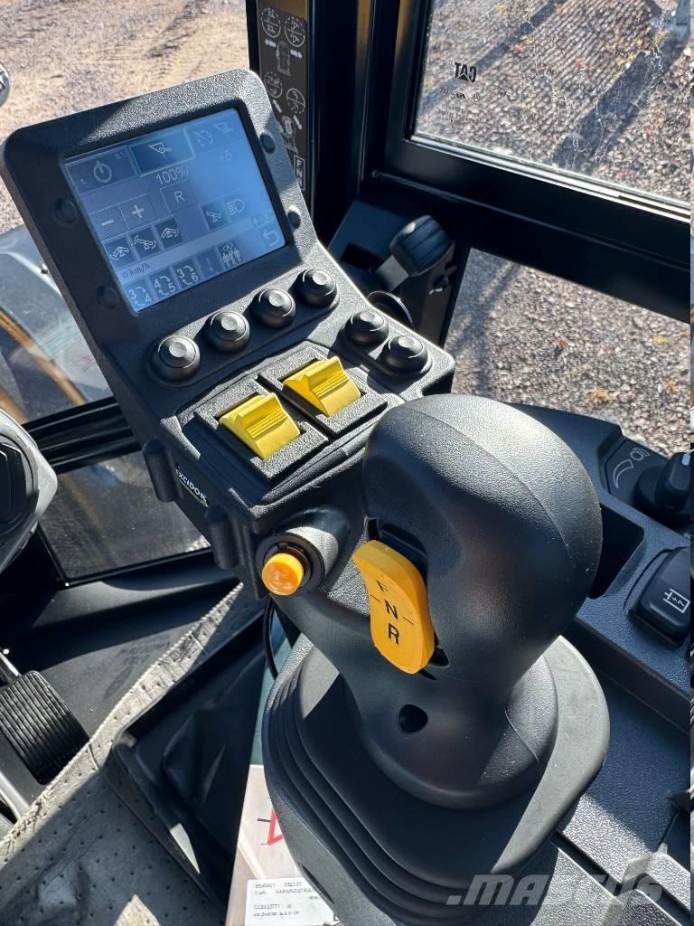 CAT 908 輪胎式裝載機