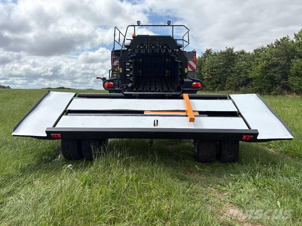 Pomi X 3 草捆拖車