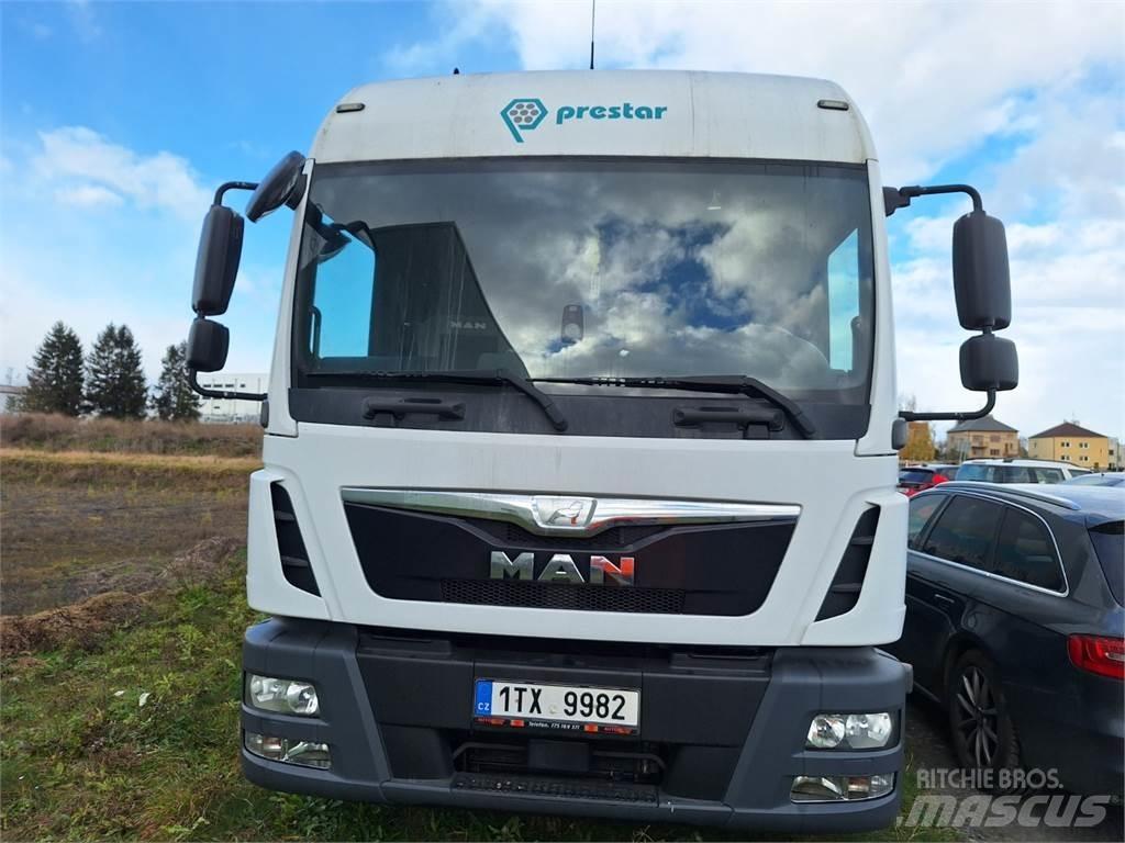 MAN TGL 12.250 貨箱式卡車