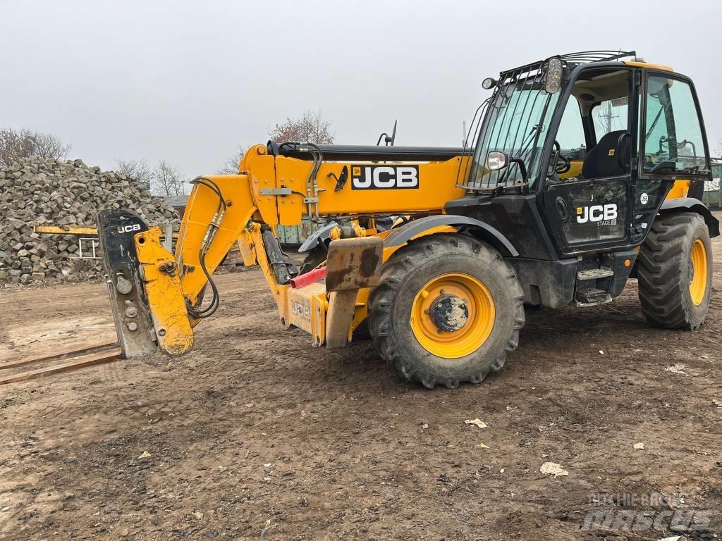 JCB 540-140 伸縮臂操作車