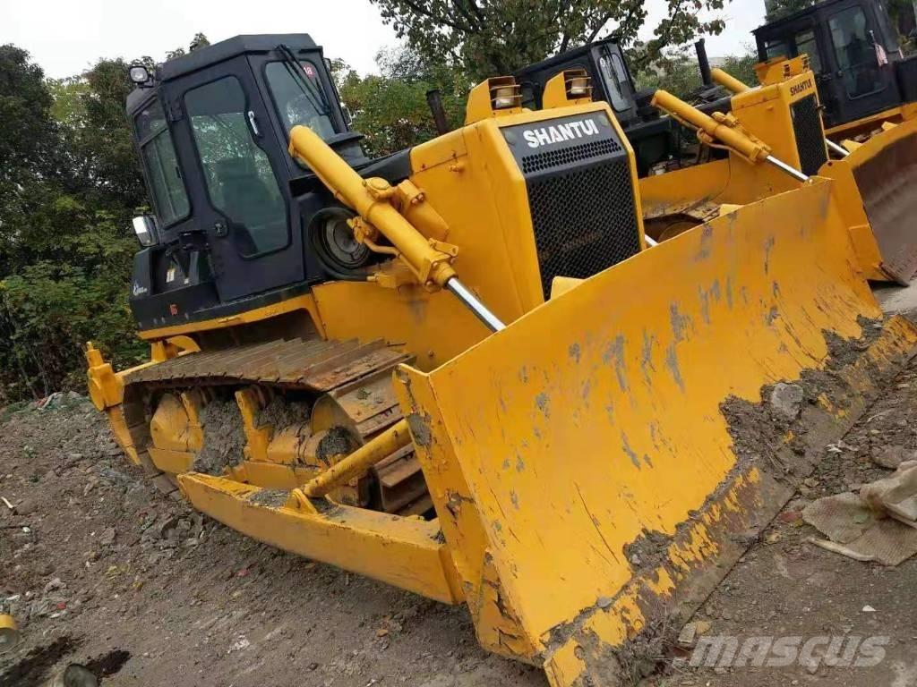 Shantui SD16 履帶推土機