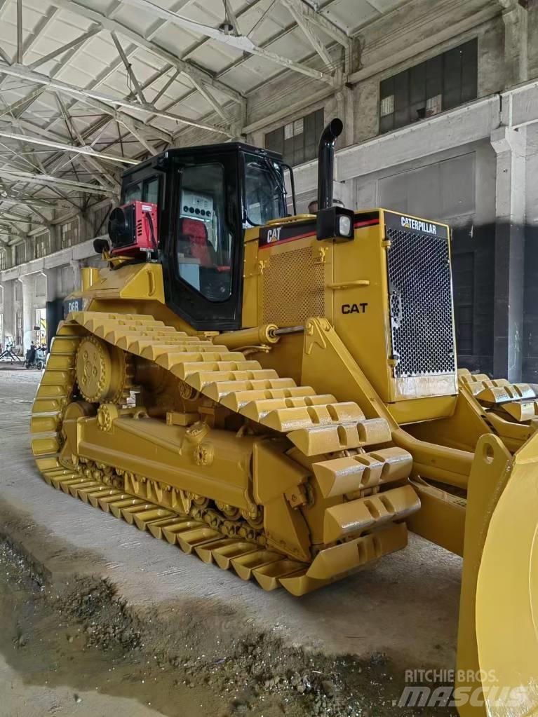 CAT D 6 R 平土機
