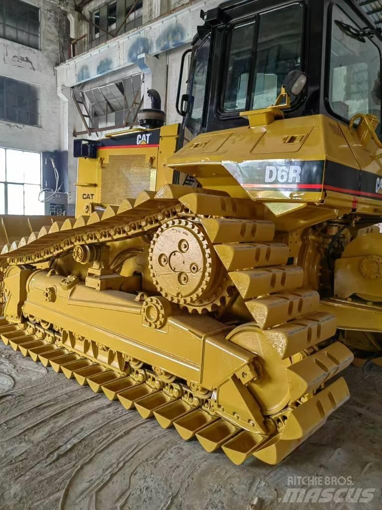 CAT D 6 R 平土機
