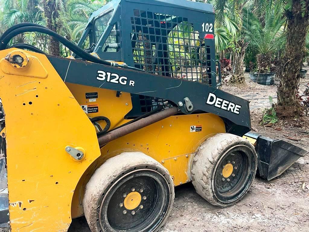 John Deere 312 滑移轉向裝載機