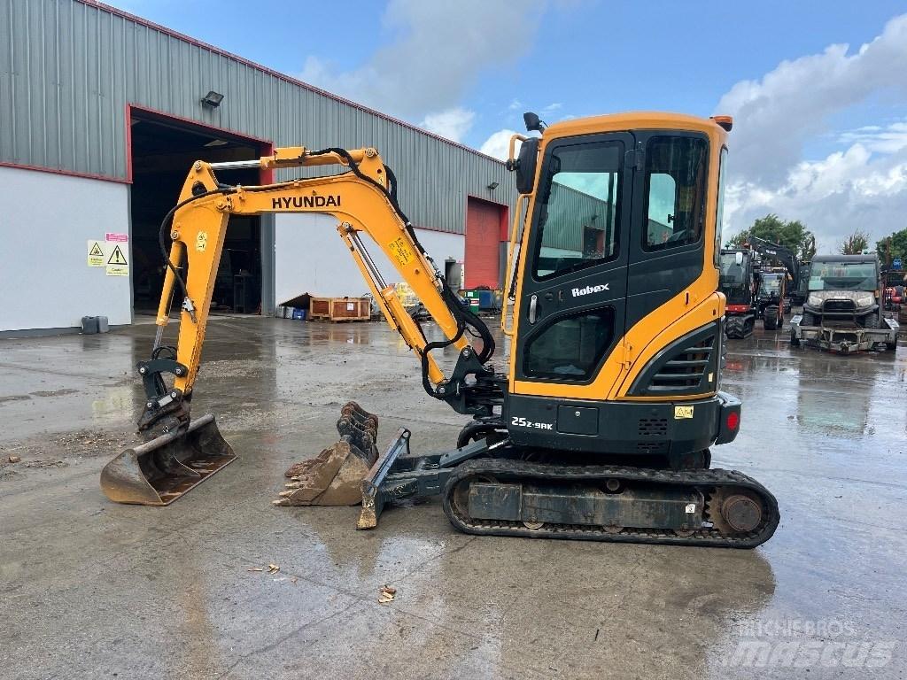Hyundai R25Z-9 AK 小型挖土機/掘鑿機<7t(小型挖掘機)