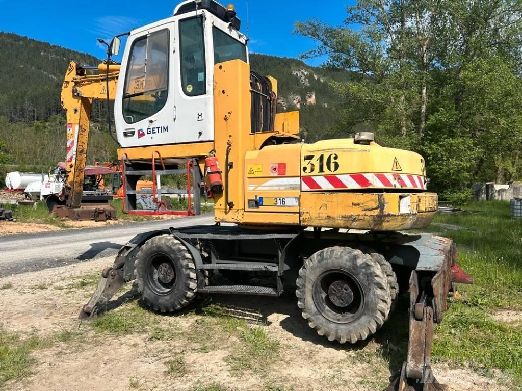 Liebherr A 316 廢棄物/工業用操作車