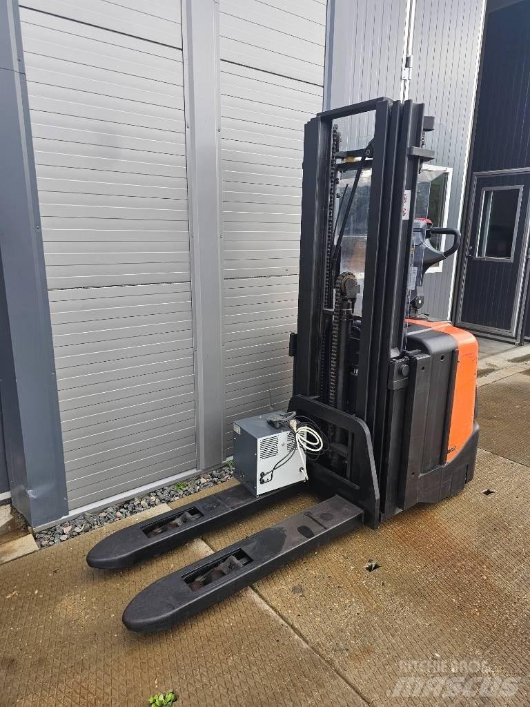 BT SPE 125 L 4150mm 行走控制式堆積機